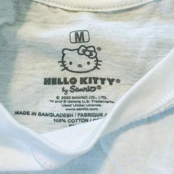 Hello Kitty graphic tee with mushroom 🍄 accents - Picture 4 of 4